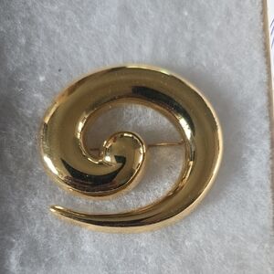 Elegant Gold Tone Spiral Brooch